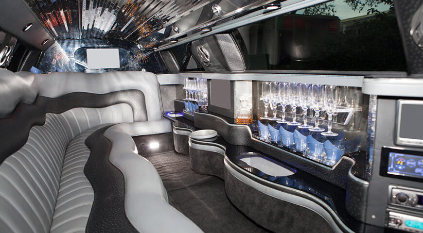 KNOW THESE THINGS BEFORE HIRING A PARTY BUS