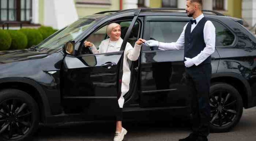 How does a Professional Airport Car Service in Jupiter make your Journey Easier?